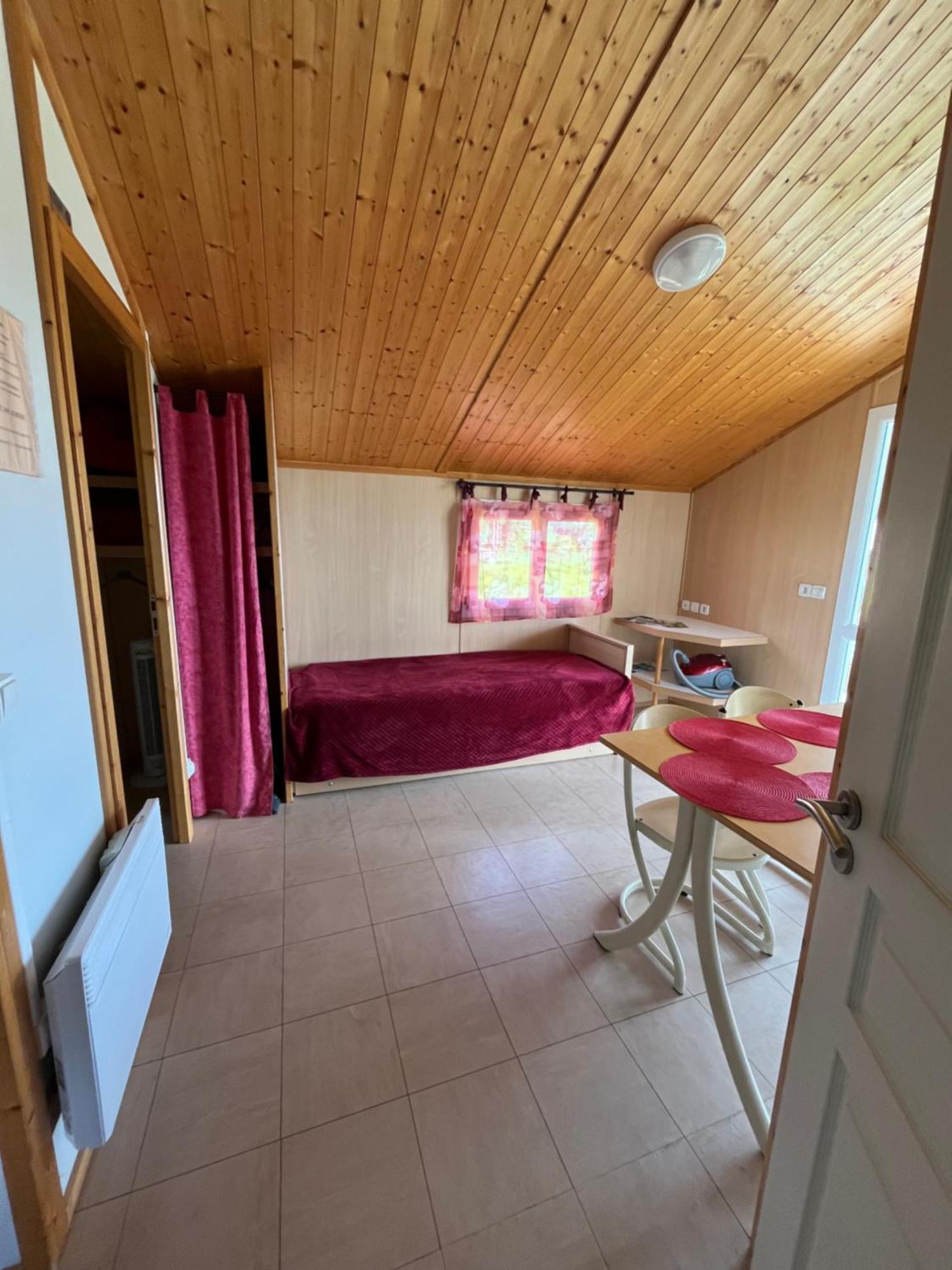 Les Chalets Du Piou Bussieres  Екстериор снимка