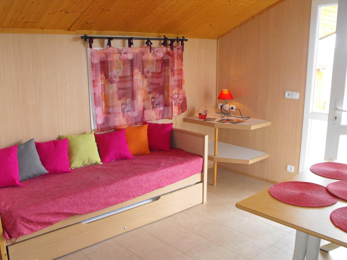 Les Chalets Du Piou Bussieres  Екстериор снимка
